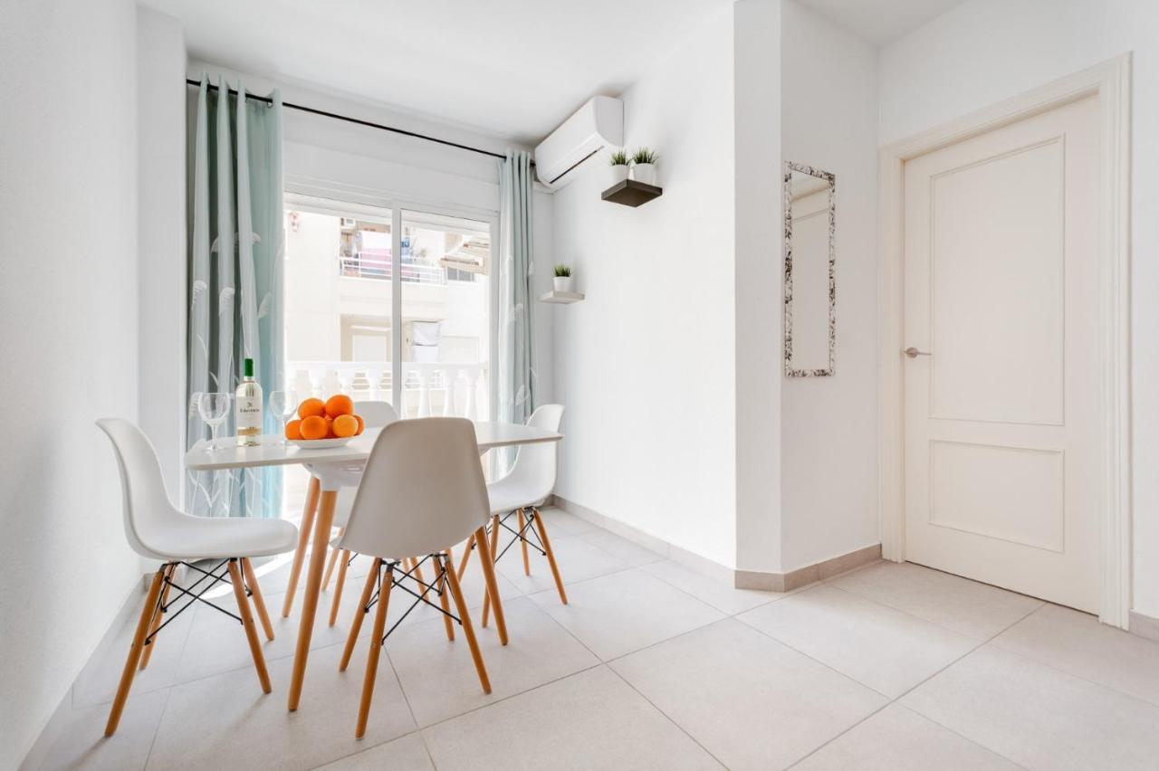 Appartement Apartament U Wiesia à Torrevieja Extérieur photo